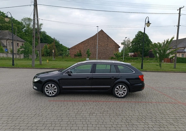 Skoda Superb cena 36900 przebieg: 199700, rok produkcji 2011 z Choszczno małe 154